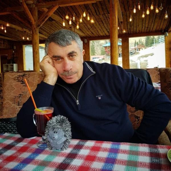 Доверять ли теледокторам? Изучаем биографии Малышевой, Комаровского, Мясникова